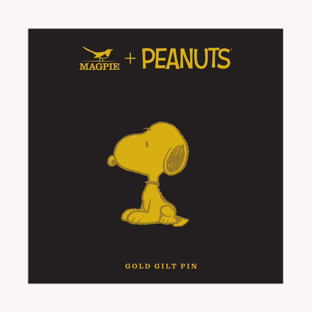 Peanuts Gold Pin - Sit Snoopy